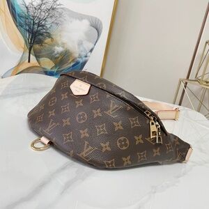 🎄🎄Louis Vuitton Bumbag Brown Monogram Canvas Messenger Bag